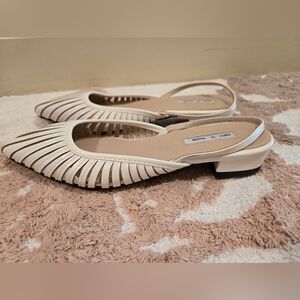 Elegant Cream Slingback Pointed Toe Flats Sandals Size 7.5